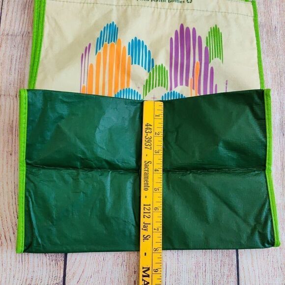 Lot of 2 Disney World of Color shopping totes - Picture 6 of 8